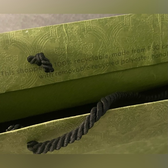 GUCCI LARGE GIFT BAG, GREEN FOLIAGE SHOPPING BAG - Picture 13 of 17